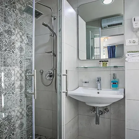 Theatre Luxury Nocleg ze śniadaniem 4*