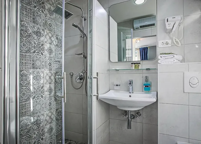 Theatre Luxury Bed and breakfast 4*