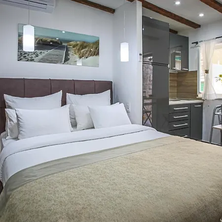 Theatre Luxury Bed & Breakfast 4*