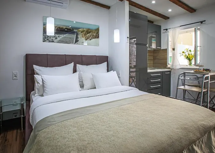 Theatre Luxury 住宿加早餐酒店 4*